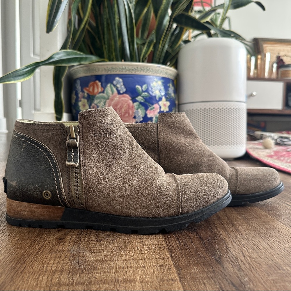 Sorel Women's Major Low Suede Side Zip Ankle Booties